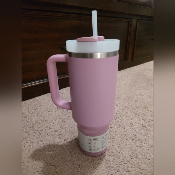 Stanley Lilac Quencher H2.0 Tumbler - Picture 2 of 5